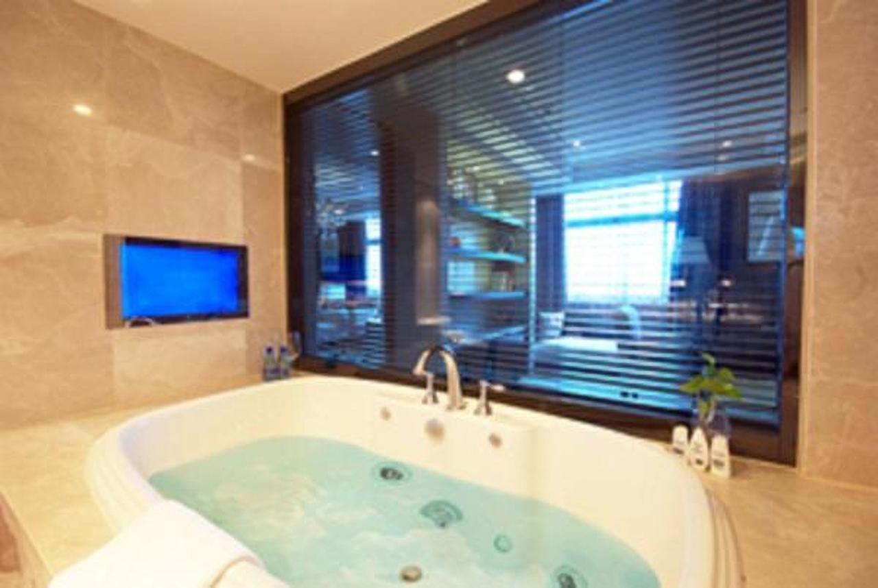 Wuxi Grand Hotel Exterior photo